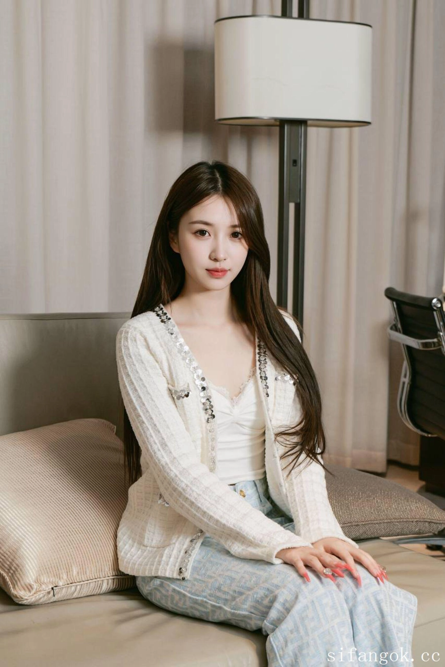 清纯系女主播的吃鸡日记 