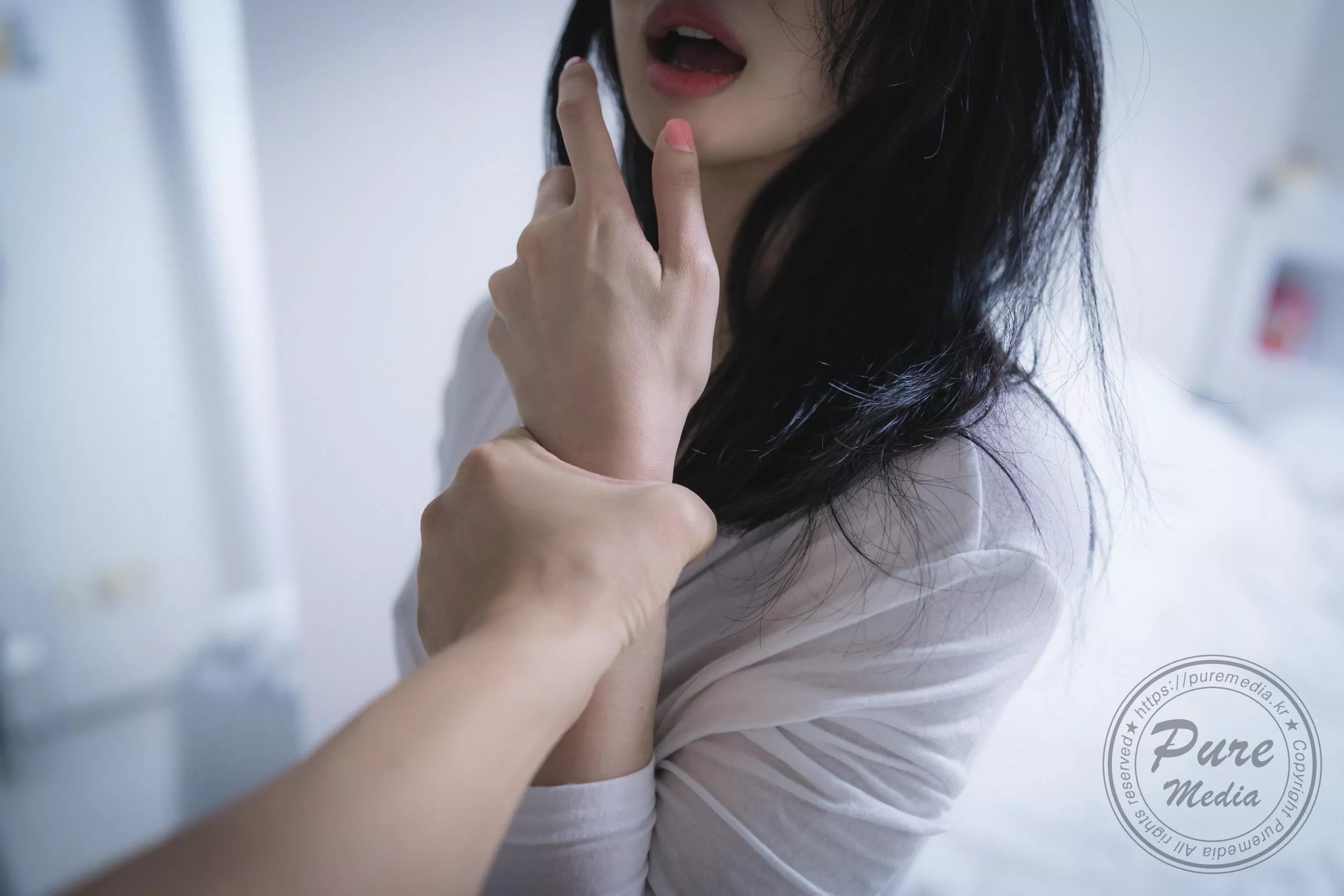 043P