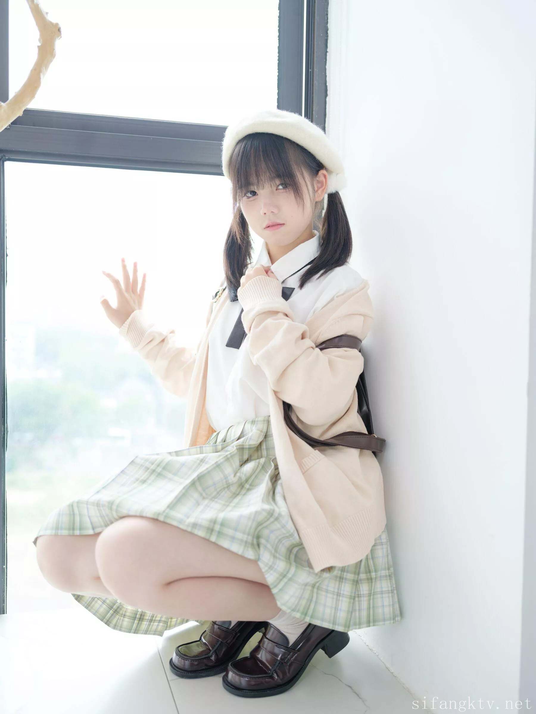 018P