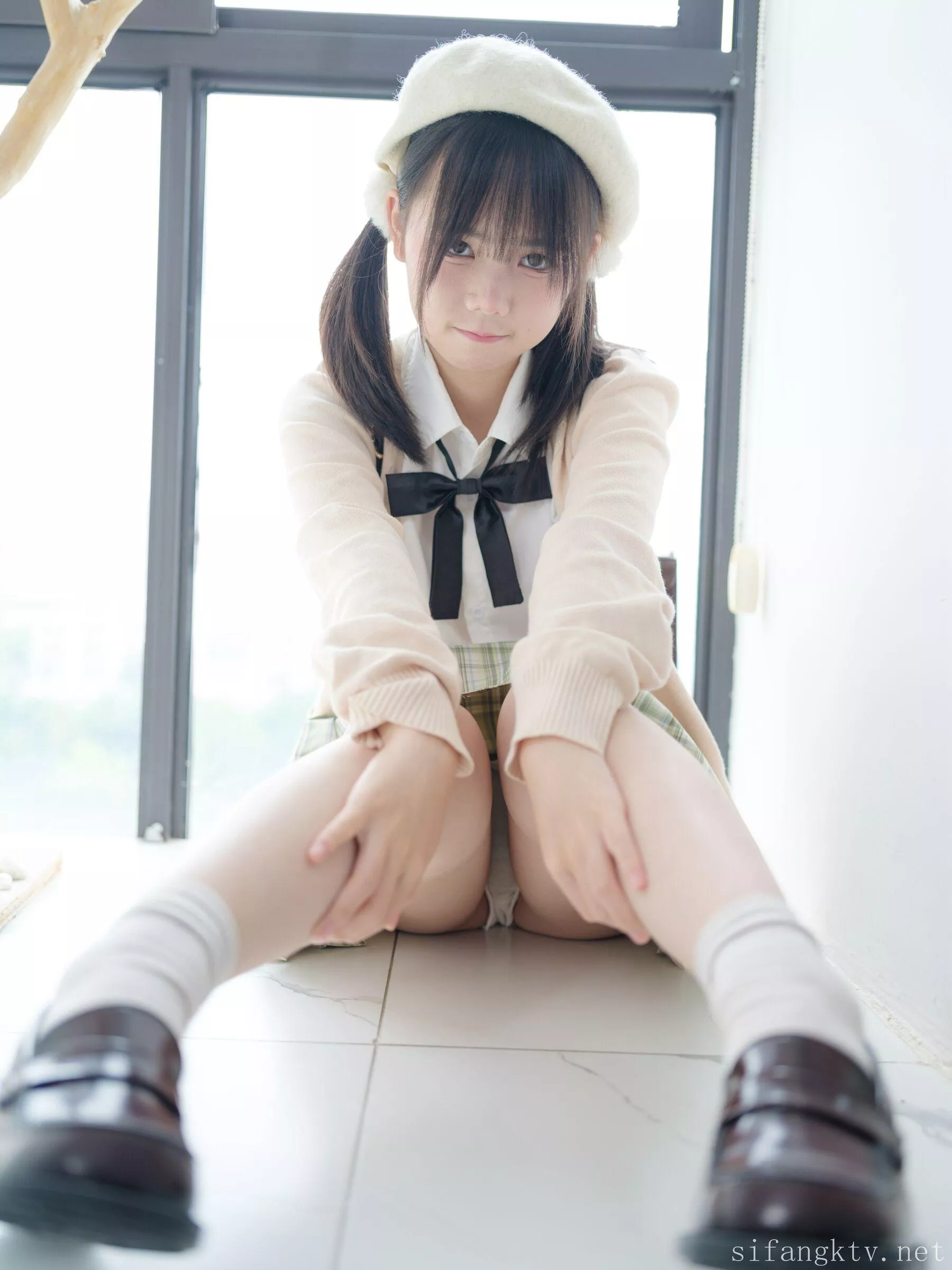 023P