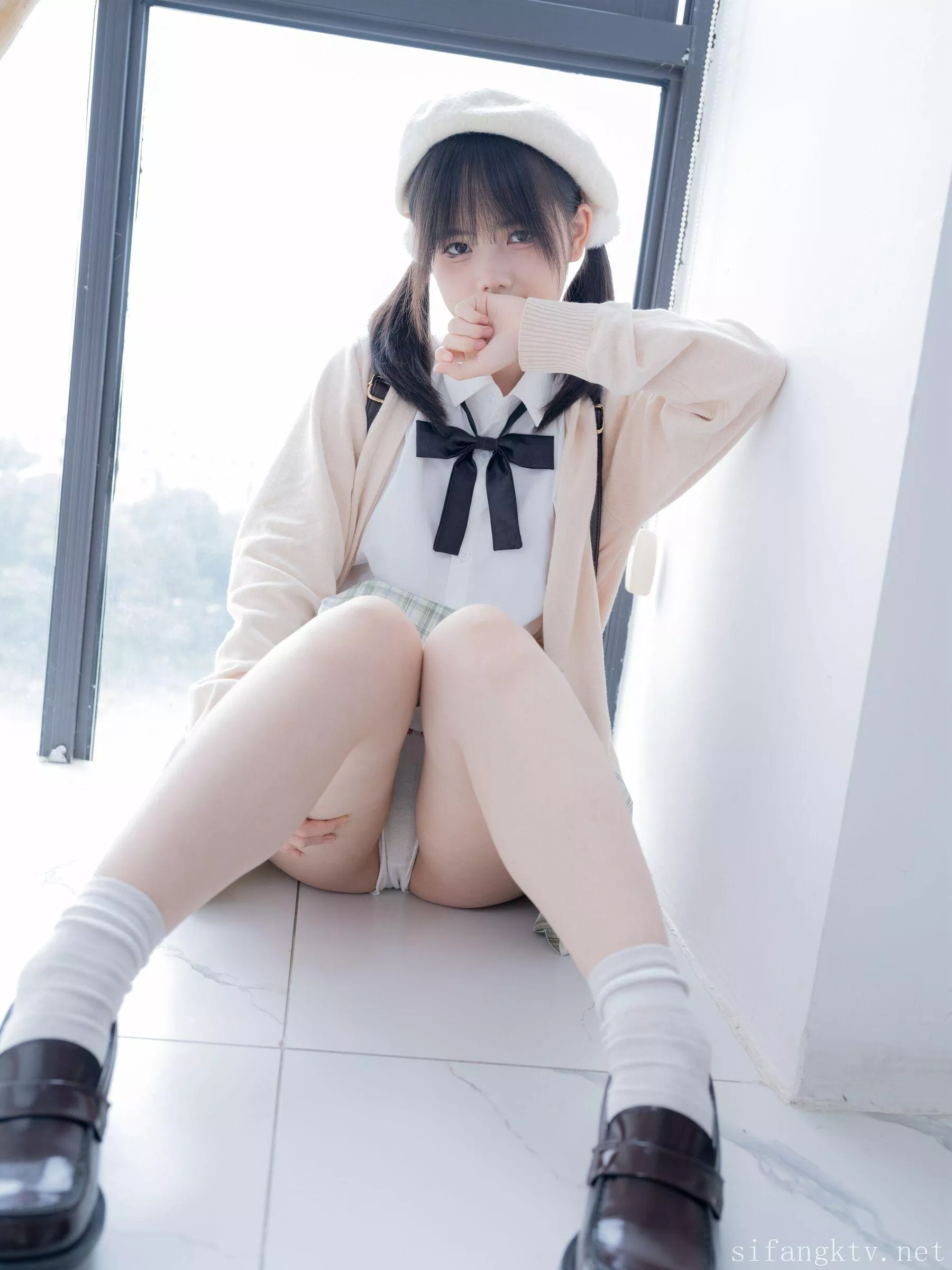 025P