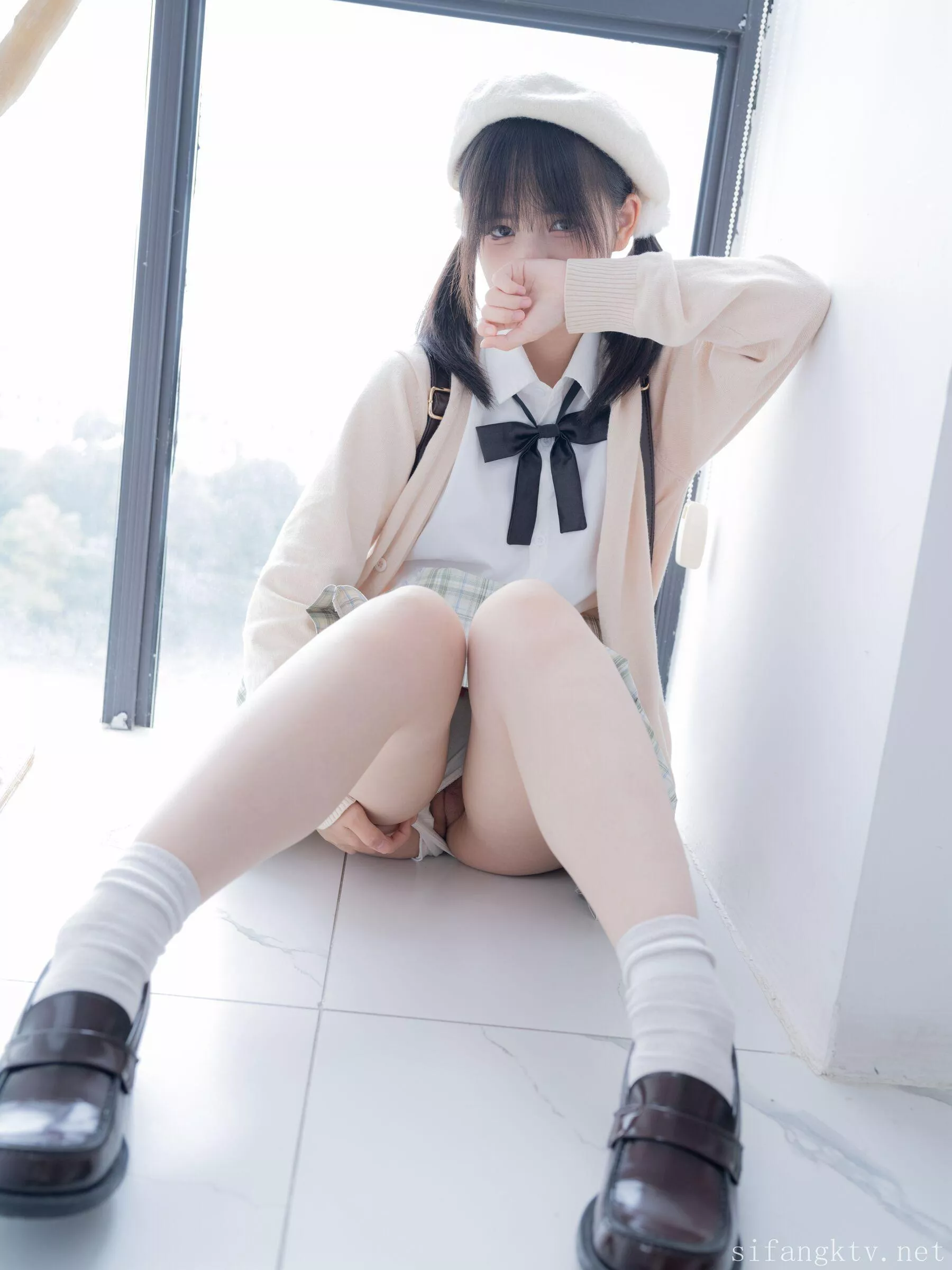 028P