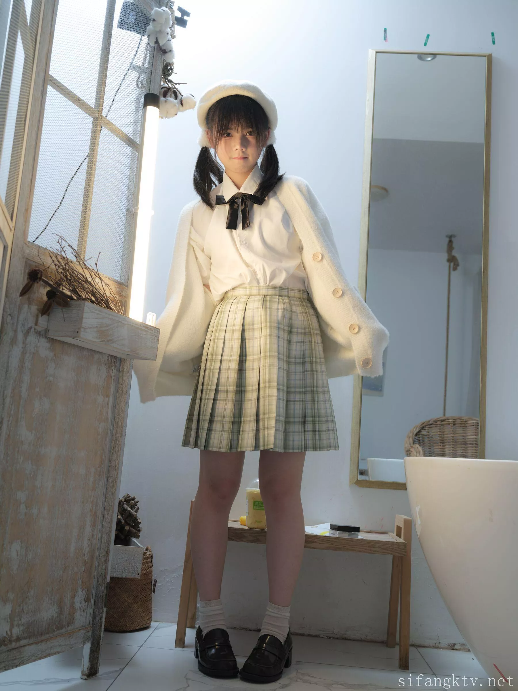 158P