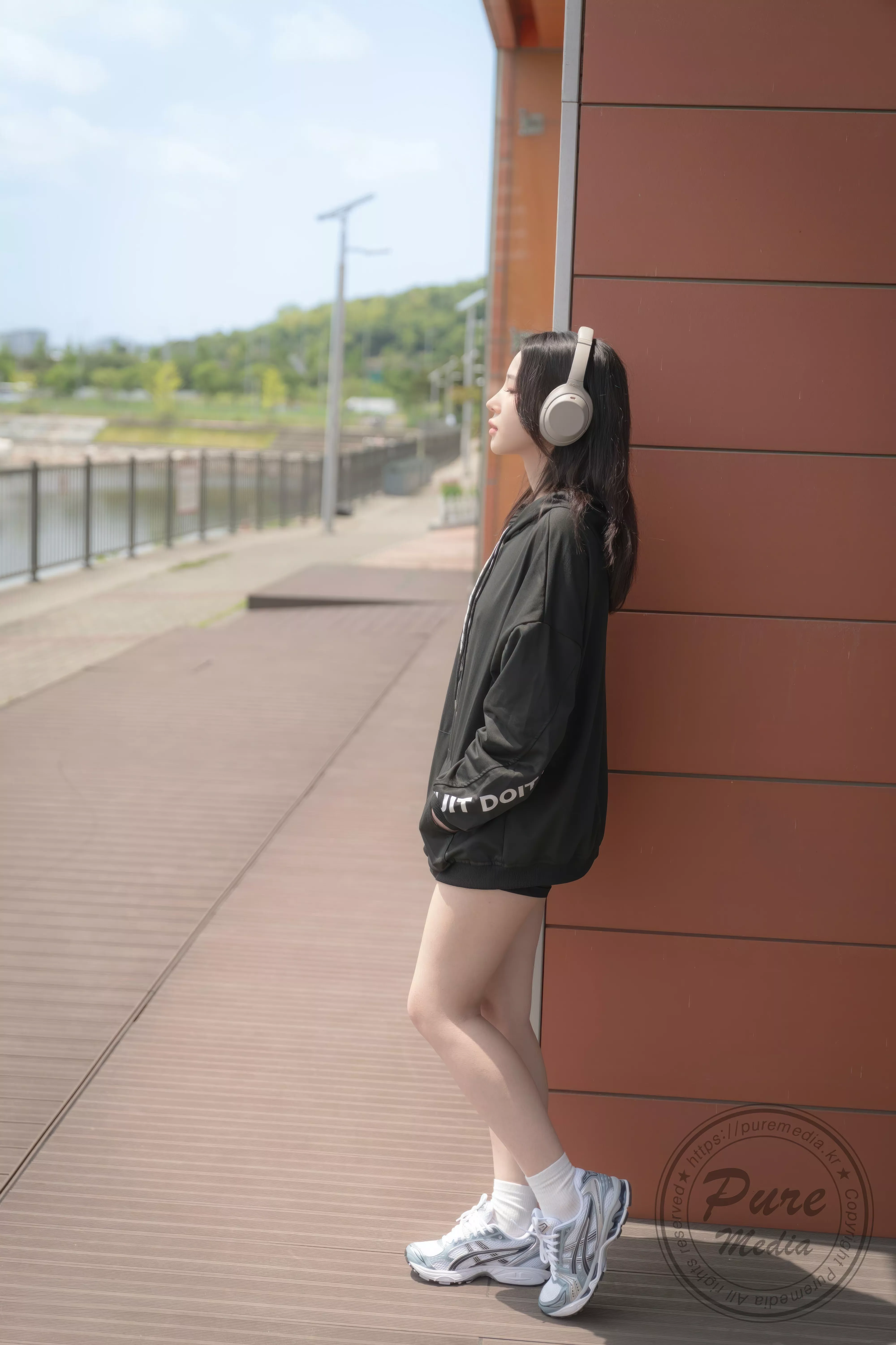 028P